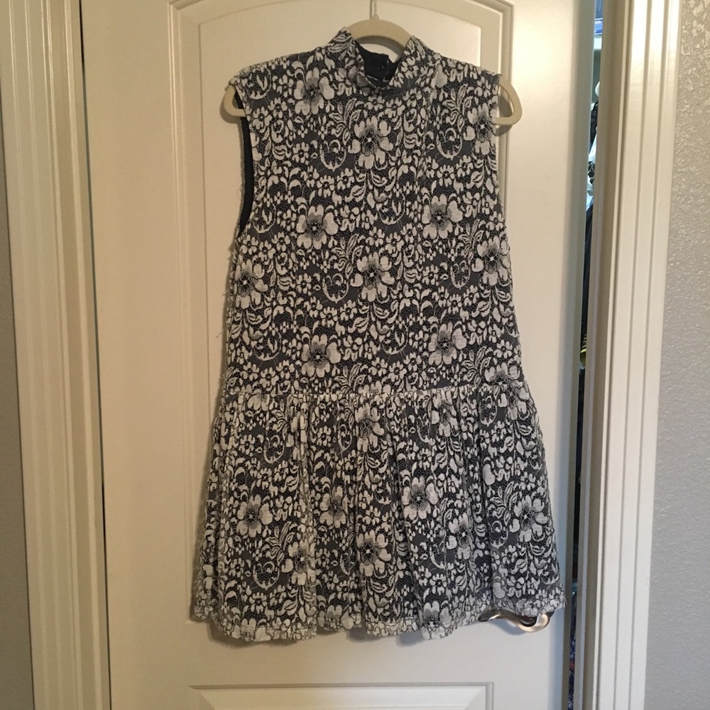 Roseanne Paris Blue & White lace dress.